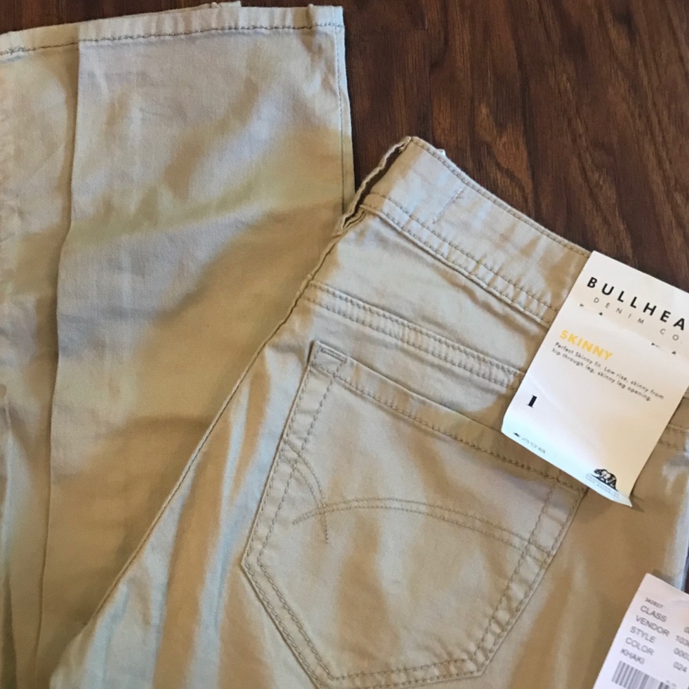 NEW Bullhead tan khaki skinny, low rise jeans sz 1